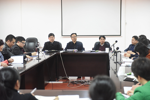 党委书记陈弘参加电子与信息工程学院会议