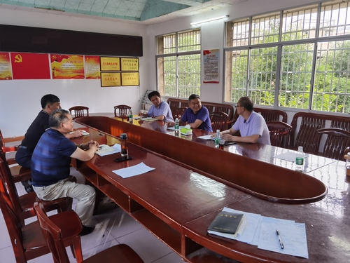 与市住建局洽谈专业教育合作